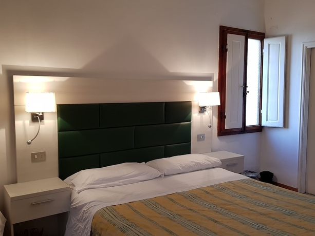 Imagen de la habitación del Hotel Elite, Florencia. Foto 15