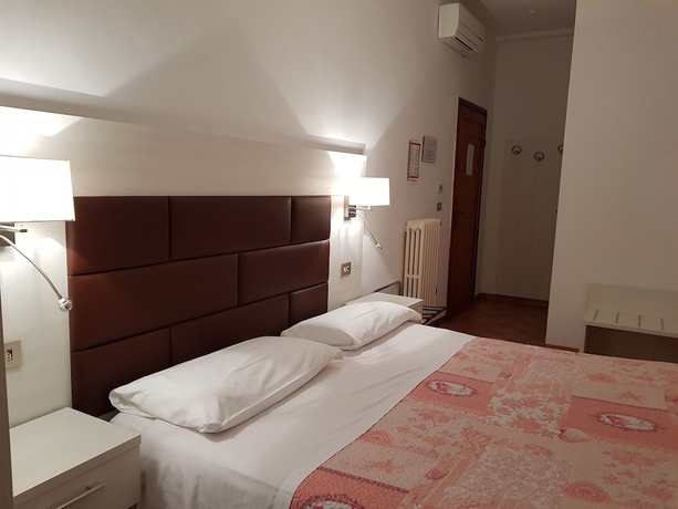 Imagen de la habitación del Hotel Elite, Florencia. Foto 17