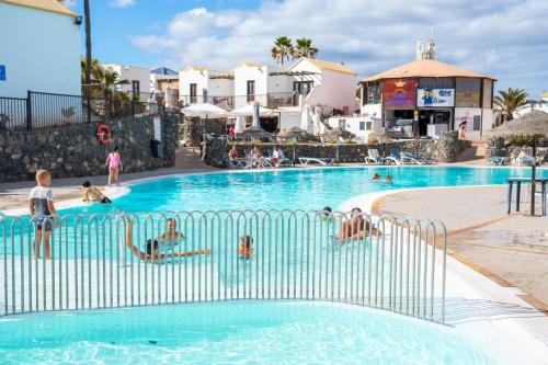 Imagen de la piscina del Hotel Elite Fuerteventura by Ecr. Foto 18