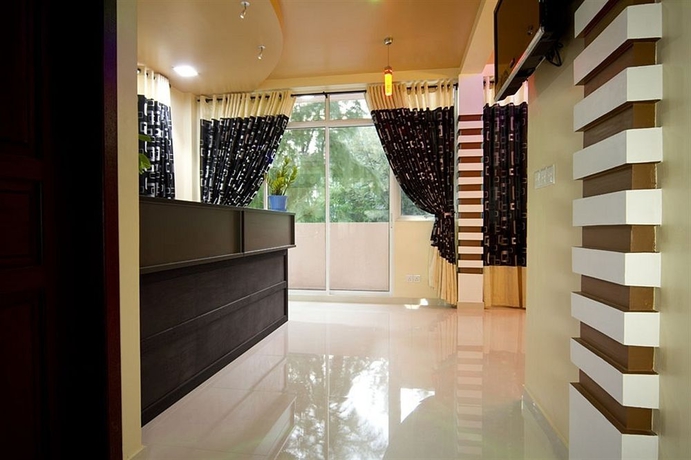 Imagen de los interiores del Hotel Elite Inn. Foto 12