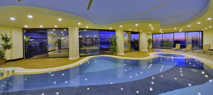 Imagen de la piscina del Hotel Elite Luxury Suite and Spa. Foto 18
