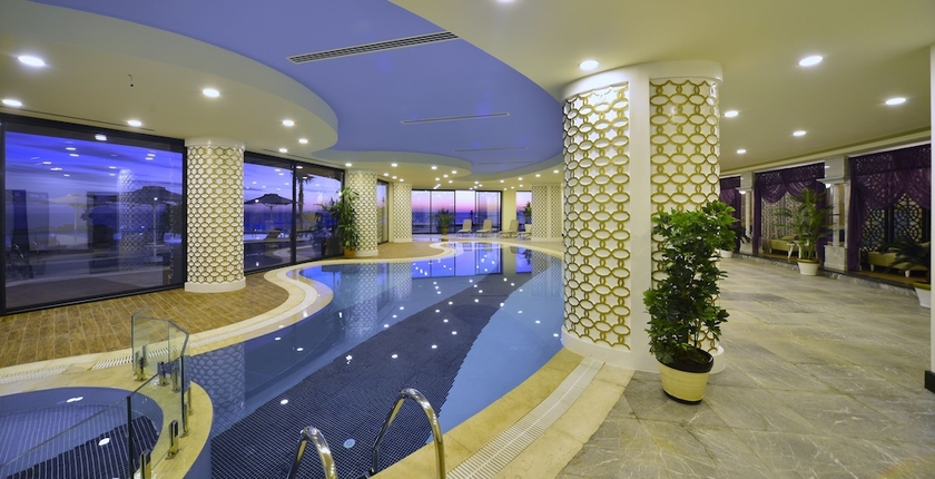 Imagen de la piscina del Hotel Elite Luxury Suite and Spa. Foto 19