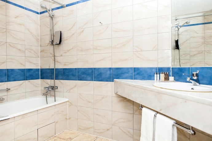 Imagen de la habitación del Hotel Elite Marina Plaza. Foto 14