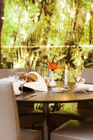 Imagen del bar/restaurante del Hotel Elite Palace. Foto 2