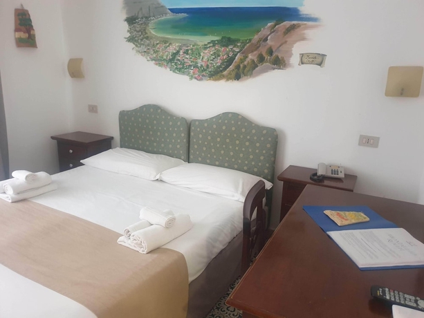 Imagen de la habitación del Hotel Elite, Palermo. Foto 13