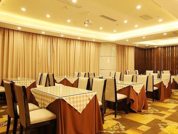 Imagen de los interiores del Hotel Elite Polink Global. Foto 18