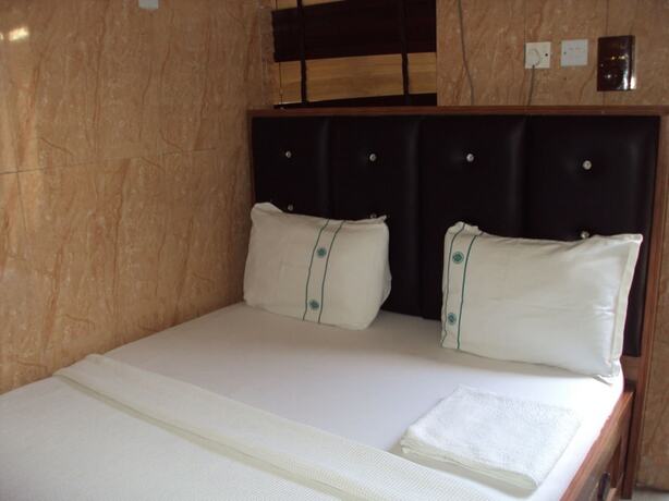 Imagen general del Hotel Elite Poolbar and Lodge. Foto 2