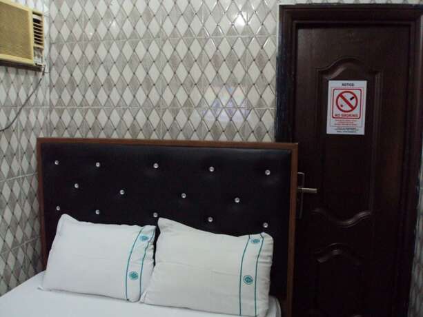 Imagen general del Hotel Elite Poolbar and Lodge. Foto 3