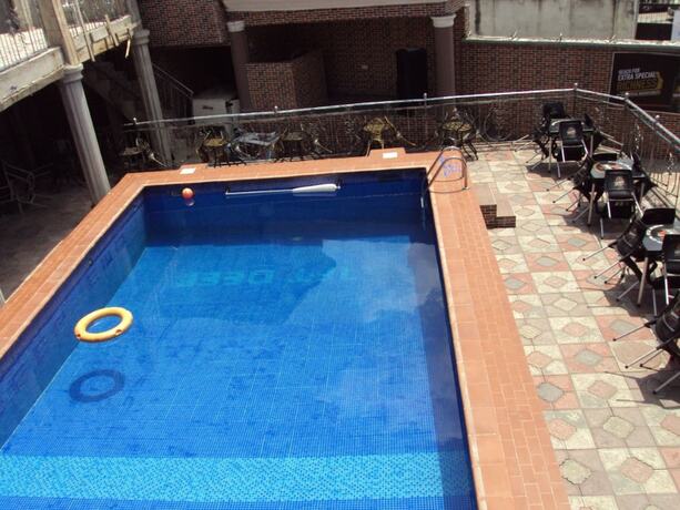 Imagen general del Hotel Elite Poolbar and Lodge. Foto 12