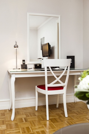 Imagen de la habitación del Hotel Elite Savoy. Foto 6