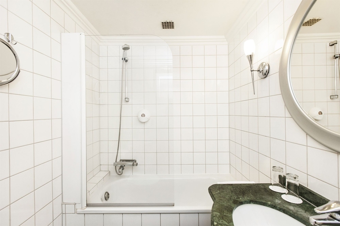 Imagen de la habitación del Hotel Elite Savoy. Foto 9