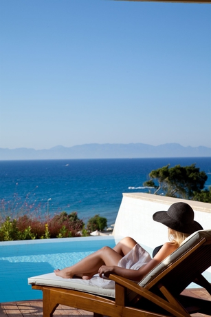 Imagen de los exteriores del Hotel Elite Suites By Rhodes Bay. Foto 2