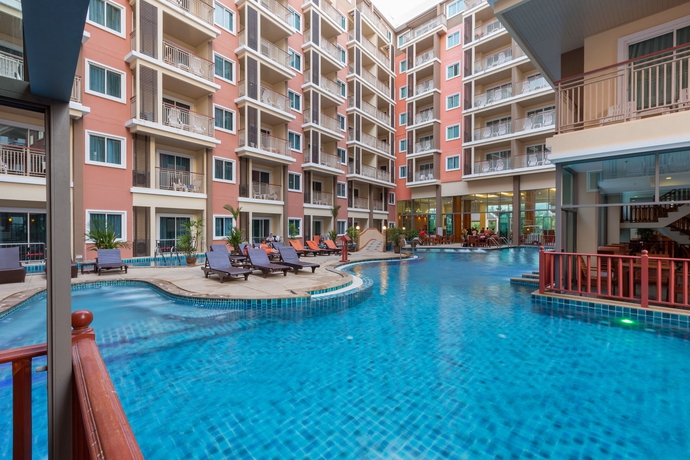 Imagen de la piscina del Hotel Elite Suites Patong. Foto 12