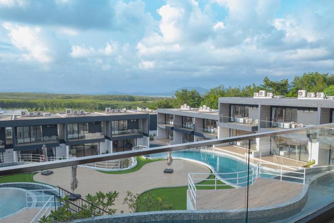 Imagen de la piscina del Hotel Elite Suites Villas Maikhao Phuket. Foto 10