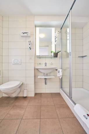Imagen de la habitación del Hotel Elite, Visp. Foto 5