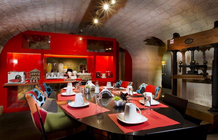 Imagen del bar/restaurante del Hotel Elixir, Louvre. Foto 2