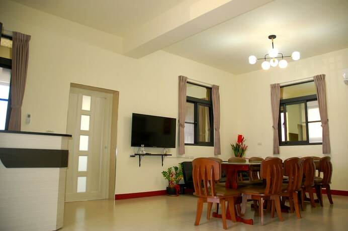 Imagen general del Hotel Eliza Inn. Foto 3