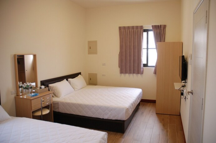 Imagen general del Hotel Eliza Inn. Foto 10