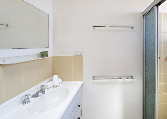 Imagen de la habitación del Hotel Eliza Lee 3. Foto 10