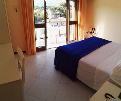 Imagen de la habitación del Hotel Elizabeth, Marina Di Pietrasanta. Foto 8
