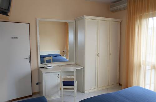 Imagen de la habitación del Hotel Elizabeth, Marina Di Pietrasanta. Foto 12