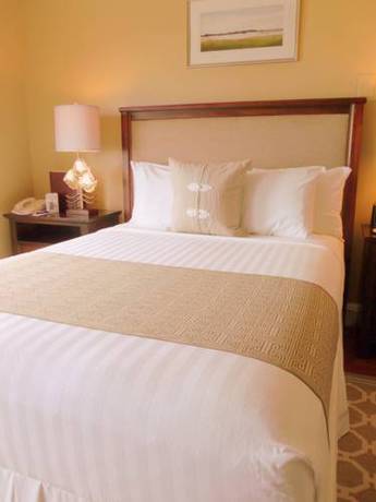 Imagen de la habitación del Hotel Elizabeth Pointe Lodge. Foto 5
