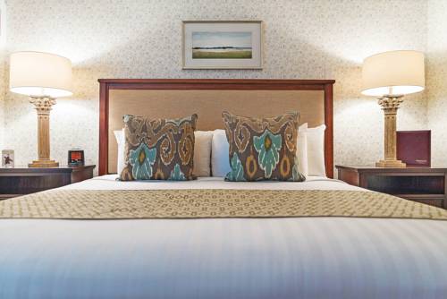 Imagen de la habitación del Hotel Elizabeth Pointe Lodge. Foto 10
