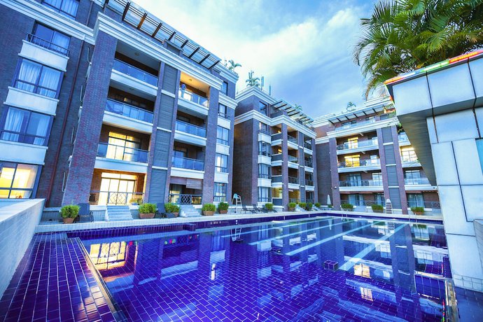 Imagen de la piscina del Hotel Elizabeth Royal Apartments. Foto 20