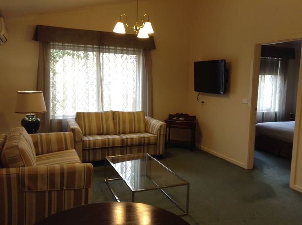 Imagen de los exteriores del Hotel Elizabethan Lodge. Foto 9