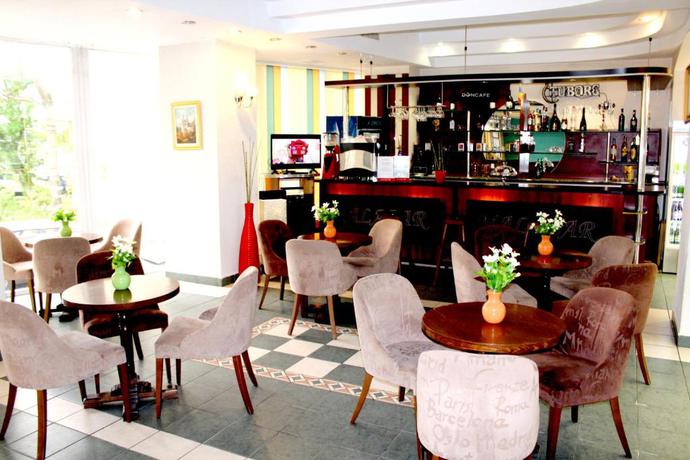 Imagen del bar/restaurante del Hotel Elizeu. Foto 4