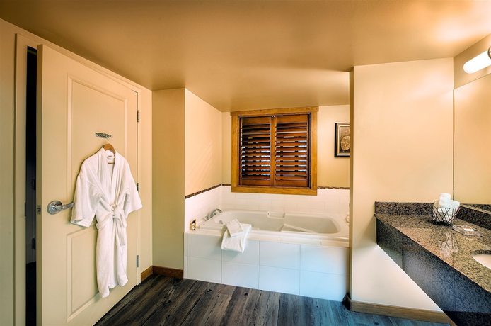 Imagen de la habitación del Hotel Elk Ridge Resort. Foto 14
