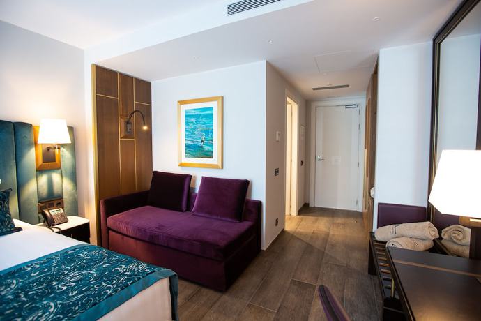 Imagen de la habitación del Hotel Elke Spa. Foto 5