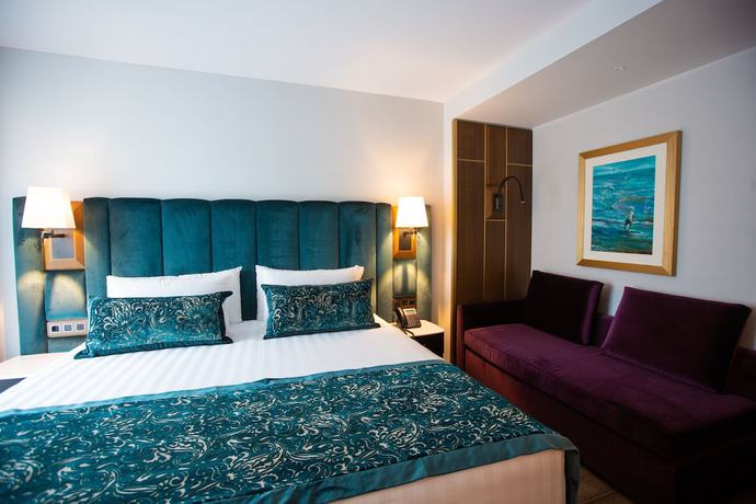 Imagen de la habitación del Hotel Elke Spa. Foto 19