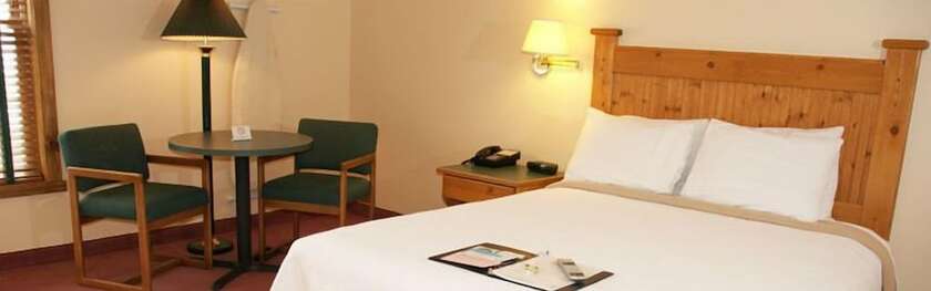 Imagen de la habitación del Hotel Elkhorn Mountain Inn. Foto 5