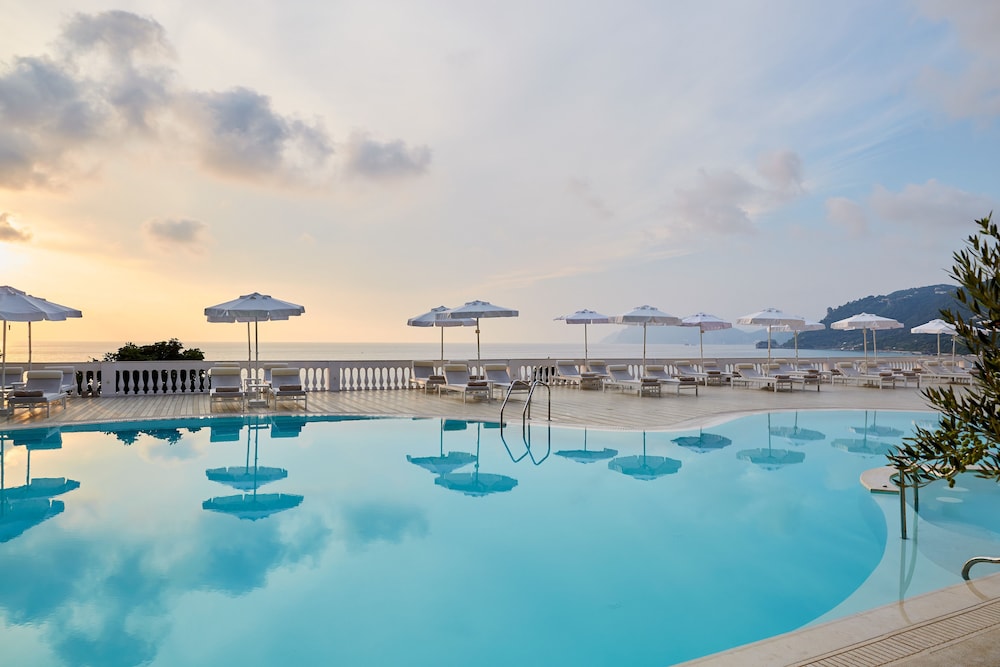 Imagen de la piscina del Hotel Ella Alkyna - Adults Only. Foto 8