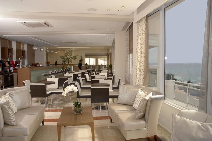 Imagen del bar/restaurante del Hotel Ella Elyra - Adults Only. Foto 3