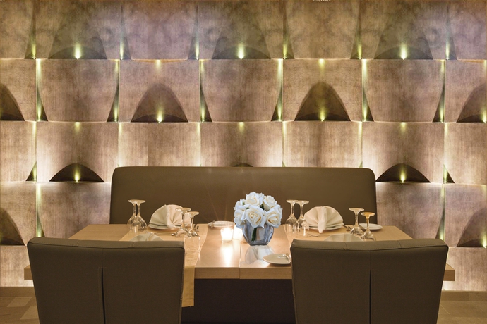 Imagen del bar/restaurante del Hotel Ella Elyra - Adults Only. Foto 4