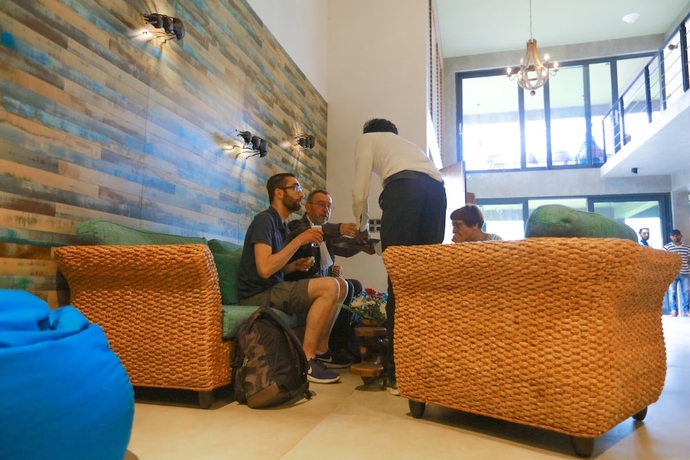 Imagen de los interiores del Hotel Ella Flower Garden Resort. Foto 12