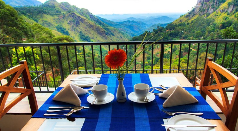 Imagen del bar/restaurante del Hotel Ella Mount Heaven. Foto 3