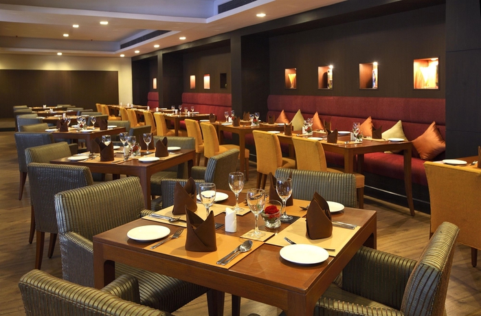 Imagen del bar/restaurante del Hotel Ellaa Gachibowli. Foto 3