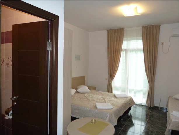 Imagen de la habitación del Hotel Ellas. Foto 17