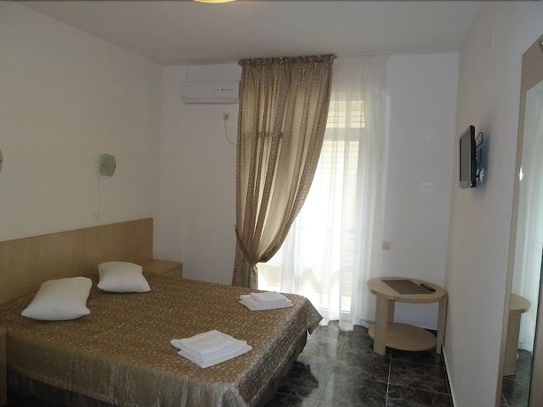 Imagen de la habitación del Hotel Ellas. Foto 19