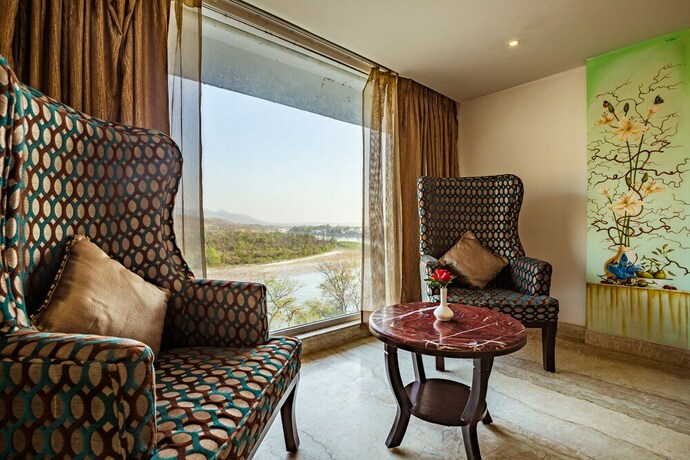 Imagen de la habitación del Hotel Ellbee Ganga View. Foto 12