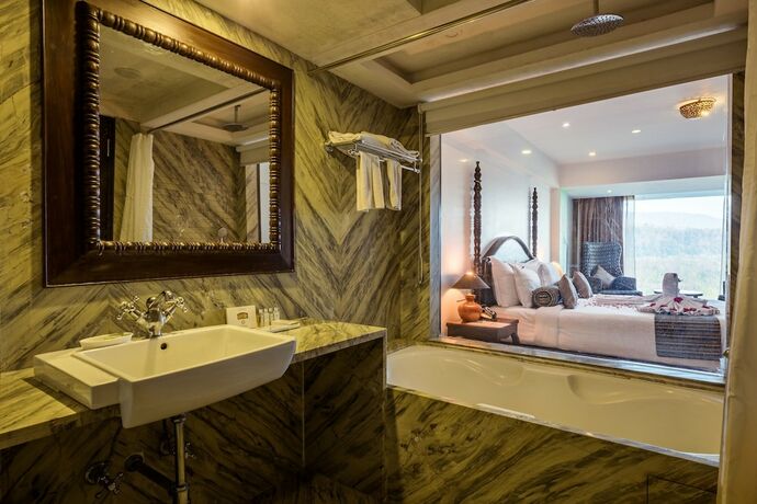 Imagen de la habitación del Hotel Ellbee Ganga View. Foto 34