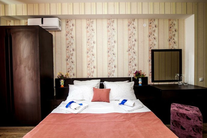 Imagen de la habitación del Hotel Ellegance. Foto 5