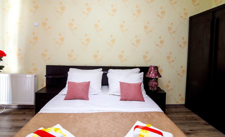 Imagen de la habitación del Hotel Ellegance. Foto 11
