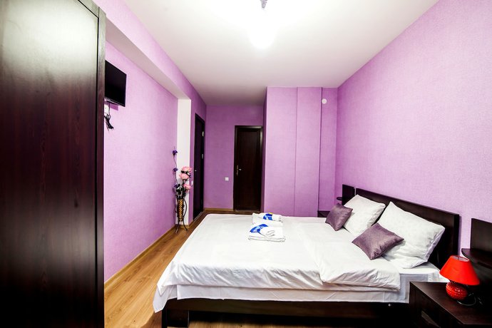 Imagen de la habitación del Hotel Ellegance. Foto 16