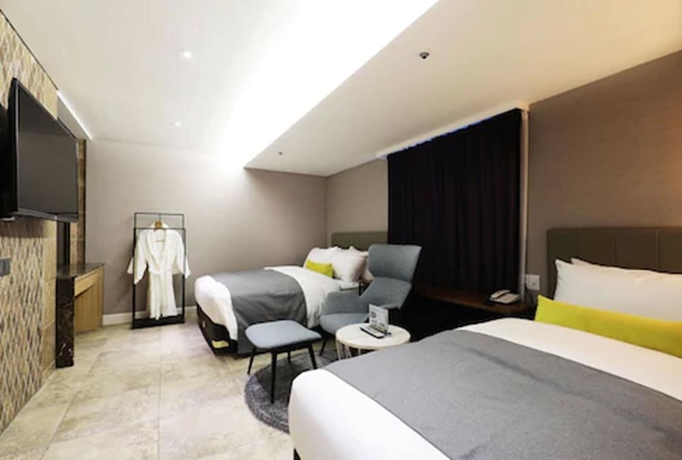 Imagen de la habitación del Hotel Elleinn. Foto 19