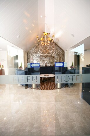 Imagen de los interiores del Hotel Ellen. Foto 34