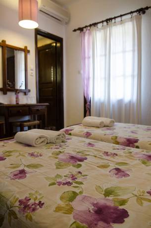 Imagen de la habitación del Hotel Elli. Foto 4